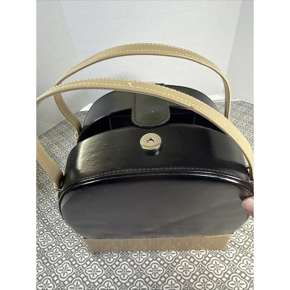 Vintage Beauty Makeup/Jewelry Hard Body Travel Case With Mirror. Snap Close.
